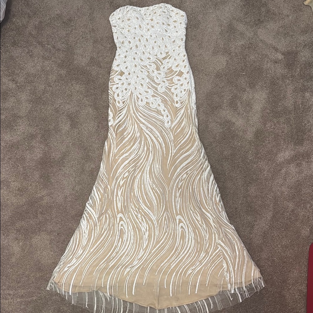 gorgeous strapless prom dress